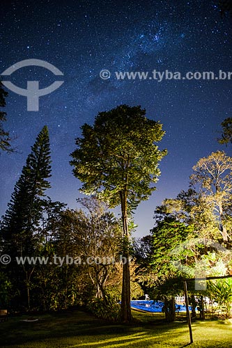  Foto noturna na Fazenda Boa Vista  - Vassouras - Rio de Janeiro (RJ) - Brasil