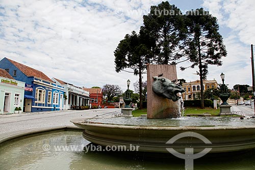  Fonte da Memória (1995) na Praça Garibaldi  - Curitiba - Paraná (PR) - Brasil