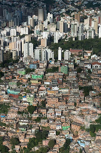  Foto aérea do Morro do Papagaio e prédios ao fundo  - Belo Horizonte - Minas Gerais (MG) - Brasil