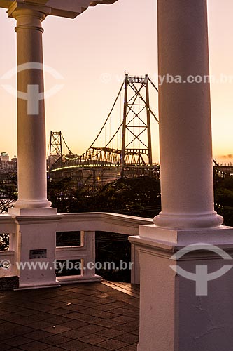  Vista da Ponte Hercílio Luz (1926) a partir da Praça Hercílio Luz  - Florianópolis - Santa Catarina (SC) - Brasil