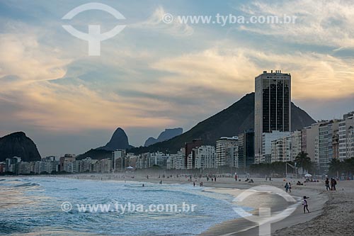  Pôr do sol visto da Praia do Leme  - Rio de Janeiro - Rio de Janeiro (RJ) - Brasil