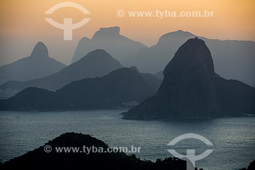  Vista do pôr do sol no Rio de Janeiro a partir do Parque da Cidade de Niterói  - Niterói - Rio de Janeiro (RJ) - Brasil