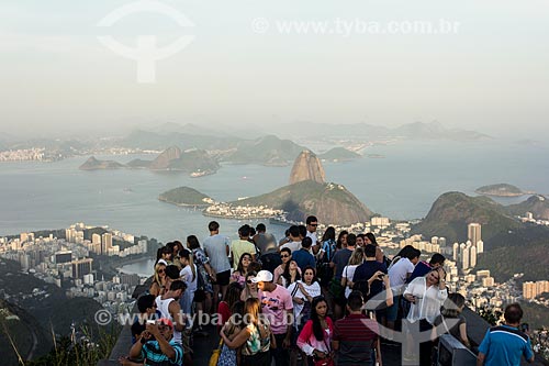  Vista da Baia da Guanabara e do Pão de Açúcar a partir do mirante do Cristo Redentor  - Rio de Janeiro - Rio de Janeiro (RJ) - Brasil