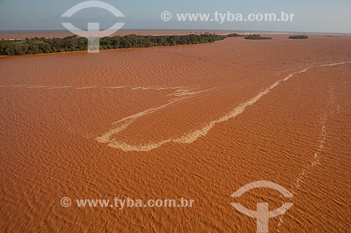  Foto aérea da lama chegando ao mar pelo Rio Doce após rompimento da barragem de rejeitos de mineração da empresa Samarco em Mariana (MG)  - Linhares - Espírito Santo (ES) - Brasil