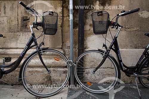  Detalhe de bicicletas estacionadas  - Siracusa - Província de Siracusa - Itália