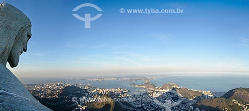  Estátua do Cristo Redentor (1931) com zona sul do Rio de Janeiro ao fundo  - Rio de Janeiro - Rio de Janeiro (RJ) - Brasil