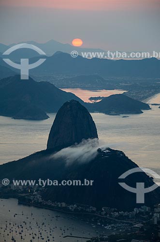  Vista do amanhecer no Pão de Açúcar a partir do Cristo Redentor  - Rio de Janeiro - Rio de Janeiro (RJ) - Brasil