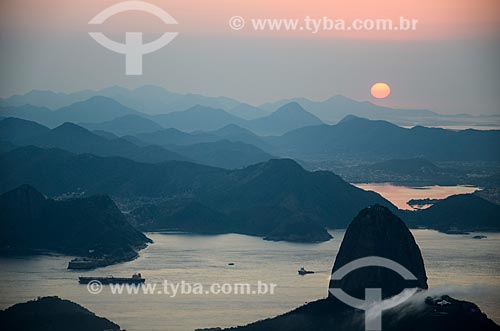  Vista do amanhecer no Pão de Açúcar a partir do Cristo Redentor  - Rio de Janeiro - Rio de Janeiro (RJ) - Brasil