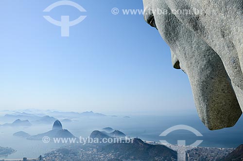  Vista do amanhecer a partir do Cristo Redentor (1931) com o Pão de Açúcar ao fundo  - Rio de Janeiro - Rio de Janeiro (RJ) - Brasil