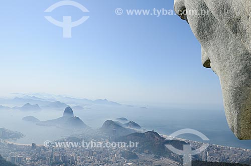  Vista do amanhecer a partir do Cristo Redentor (1931) com o Pão de Açúcar ao fundo  - Rio de Janeiro - Rio de Janeiro (RJ) - Brasil