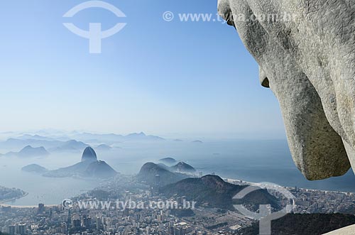  Vista do amanhecer a partir do Cristo Redentor (1931) com o Pão de Açúcar ao fundo  - Rio de Janeiro - Rio de Janeiro (RJ) - Brasil