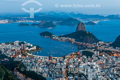  Vista da Baia da Guanabara e do Pão de Açúcar a partir do mirante do Cristo Redentor  - Rio de Janeiro - Rio de Janeiro (RJ) - Brasil