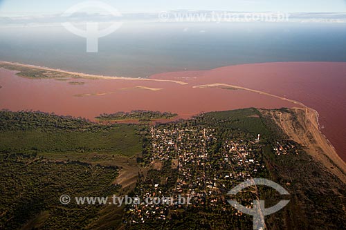  Foz do Rio Doce após o rompimento de barragem de rejeitos de mineração da empresa Samarco em Mariana (MG)  - Linhares - Espírito Santo (ES) - Brasil