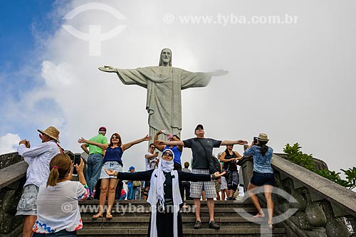  Turistas no mirante do Cristo Redentor (1931)  - Rio de Janeiro - Rio de Janeiro (RJ) - Brasil