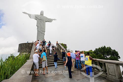  Turistas no mirante do Cristo Redentor (1931)  - Rio de Janeiro - Rio de Janeiro (RJ) - Brasil