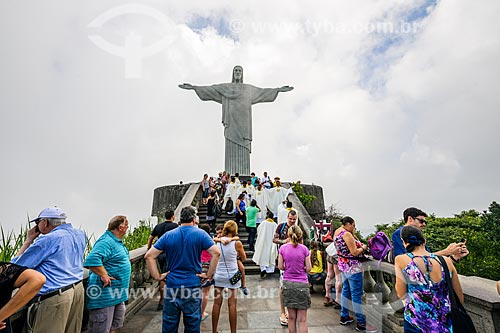  Turistas no mirante do Cristo Redentor (1931)  - Rio de Janeiro - Rio de Janeiro (RJ) - Brasil