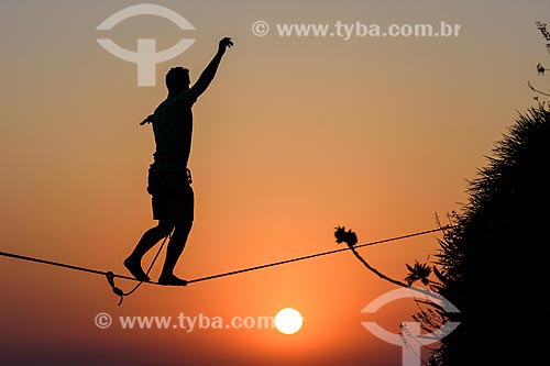  Praticante de slackline na Pedra da Gávea  - Rio de Janeiro - Rio de Janeiro (RJ) - Brasil