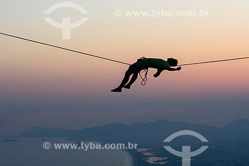  Praticante de slackline na Pedra da Gávea  - Rio de Janeiro - Rio de Janeiro (RJ) - Brasil