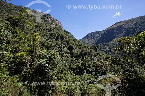  Vista de morros no Parque Nacional da Serra dos Órgãos durante a trilha entre Teresópolis à Petrópolis  - Teresópolis - Rio de Janeiro (RJ) - Brasil