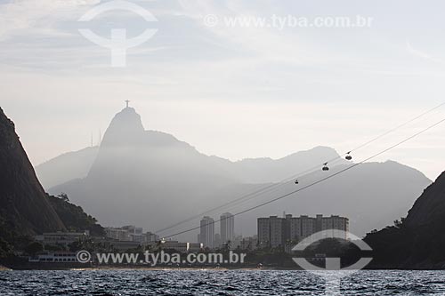  Vista da Praia Vermelha a partir da Baía de Guanabara com o Cristo Redentor ao fundo  - Rio de Janeiro - Rio de Janeiro (RJ) - Brasil