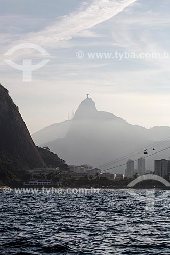  Vista da Praia Vermelha a partir da Baía de Guanabara com o Cristo Redentor ao fundo  - Rio de Janeiro - Rio de Janeiro (RJ) - Brasil