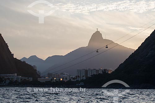  Vista da Praia Vermelha a partir da Baía de Guanabara com o Cristo Redentor ao fundo  - Rio de Janeiro - Rio de Janeiro (RJ) - Brasil