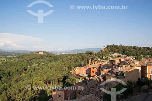  Vista geral da cidade de Roussillon  - Roussillon - Departamento de Vaucluse - França