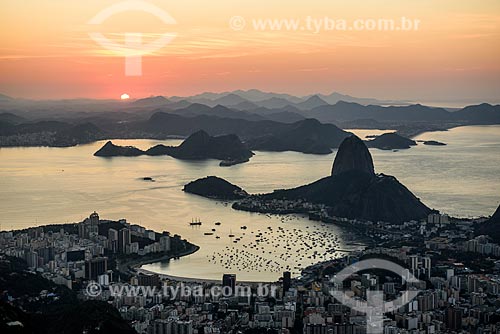  Vista da Baia da Guanabara e do Pão de Açúcar a partir do mirante do Cristo Redentor  - Rio de Janeiro - Rio de Janeiro (RJ) - Brasil