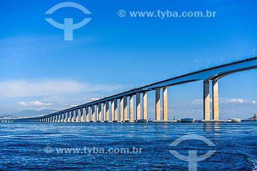  Vista da Ponte Rio-Niterói a partir da Baía de Guanabara  - Rio de Janeiro - Rio de Janeiro (RJ) - Brasil