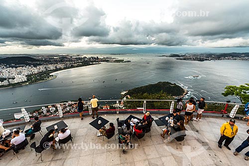  Turistas no mirante do Pão de Açúcar  - Rio de Janeiro - Rio de Janeiro (RJ) - Brasil