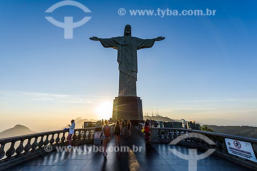  Vista do pôr do sol no Cristo Redentor (1931)  - Rio de Janeiro - Rio de Janeiro (RJ) - Brasil