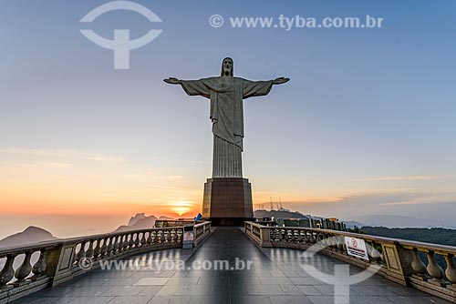  Vista do pôr do sol no Cristo Redentor (1931)  - Rio de Janeiro - Rio de Janeiro (RJ) - Brasil