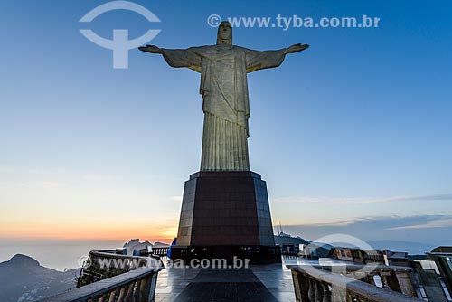  Vista do pôr do sol no Cristo Redentor (1931)  - Rio de Janeiro - Rio de Janeiro (RJ) - Brasil