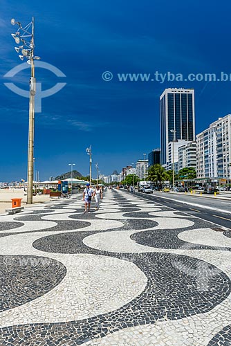  Calçadão na orla da Praia do Leme  - Rio de Janeiro - Rio de Janeiro (RJ) - Brasil