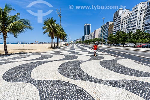  Calçadão na orla da Praia do Leme  - Rio de Janeiro - Rio de Janeiro (RJ) - Brasil