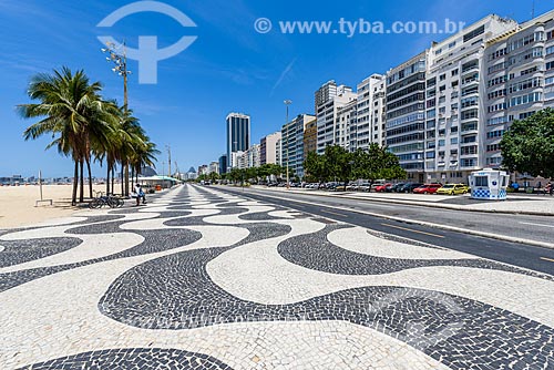  Calçadão na orla da Praia do Leme  - Rio de Janeiro - Rio de Janeiro (RJ) - Brasil