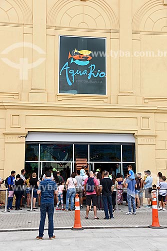  Fila na entrada do AquaRio - aquário marinho da cidade do Rio de Janeiro  - Rio de Janeiro - Rio de Janeiro (RJ) - Brasil