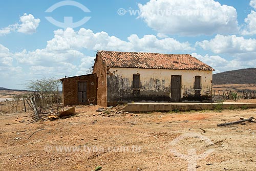  Casa em área que ficará submersa após a conclusão da Barragem Boa Vista - parte do Projeto de Integração do Rio São Francisco com as bacias hidrográficas do Nordeste Setentrional  - São José de Piranhas - Paraíba (PB) - Brasil