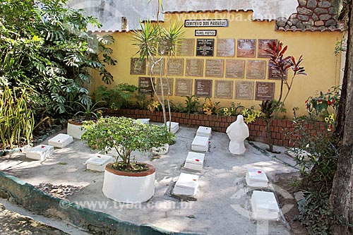  Interior do Cemitério dos Pássaros na Ilha de Paquetá  - Rio de Janeiro - Rio de Janeiro (RJ) - Brasil