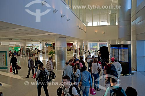  Passageiros no interior do Aeroporto Internacional de Viracopos  - Campinas - São Paulo (SP) - Brasil