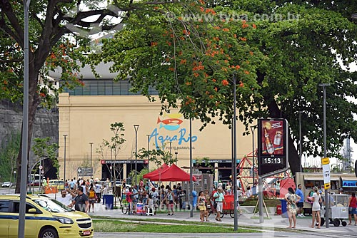  Fila na entrada do AquaRio - aquário marinho da cidade do Rio de Janeiro  - Rio de Janeiro - Rio de Janeiro (RJ) - Brasil