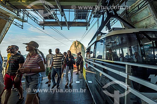  Turistas na estação do bondinho do Pão de Açúcar  - Rio de Janeiro - Rio de Janeiro (RJ) - Brasil