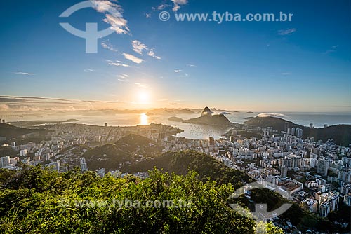  Vista da Enseada de Botafogo com o Pão de Açúcar durante o amanhecer a partir do Mirante Dona Marta  - Rio de Janeiro - Rio de Janeiro (RJ) - Brasil