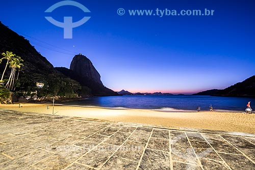  Vista do amanhecer na Praia Vermelha com o Pão de Açúcar ao fundo  - Rio de Janeiro - Rio de Janeiro (RJ) - Brasil