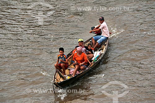  Detalhe de ribeirinhos no Rio Amazonas entre as cidade de Manaus e Itacoatiara  - Manaus - Amazonas (AM) - Brasil