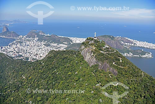  Foto aérea do Cristo Redentor com o Pão de Açúcar ao fundo  - Rio de Janeiro - Rio de Janeiro (RJ) - Brasil