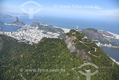  Foto aérea do Cristo Redentor com o Pão de Açúcar ao fundo  - Rio de Janeiro - Rio de Janeiro (RJ) - Brasil