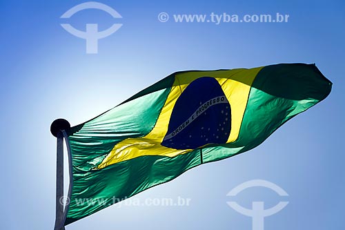  Detalhe de bandeira do Brasil em mastro da Praça da Bandeira  - Belo Horizonte - Minas Gerais (MG) - Brasil