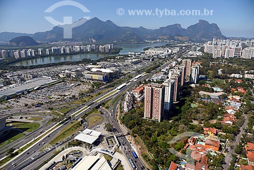  Foto aérea da Barra da Tijuca com a Pedra da Gávea ao fundo  - Rio de Janeiro - Rio de Janeiro (RJ) - Brasil