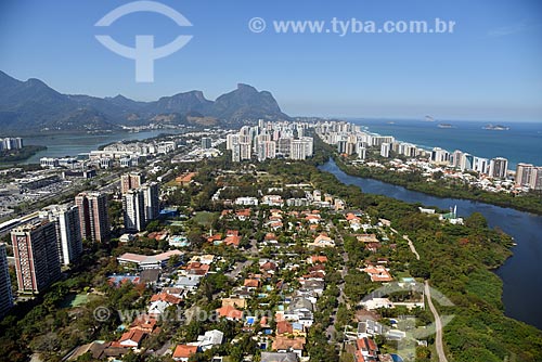  Foto aérea da Barra da Tijuca com a Pedra da Gávea ao fundo  - Rio de Janeiro - Rio de Janeiro (RJ) - Brasil